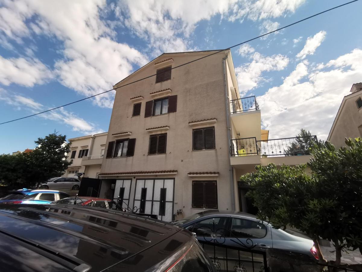 Guest House Dijana Kraljevica Ngoại thất bức ảnh