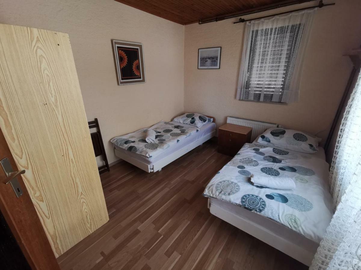 Guest House Dijana Kraljevica Ngoại thất bức ảnh